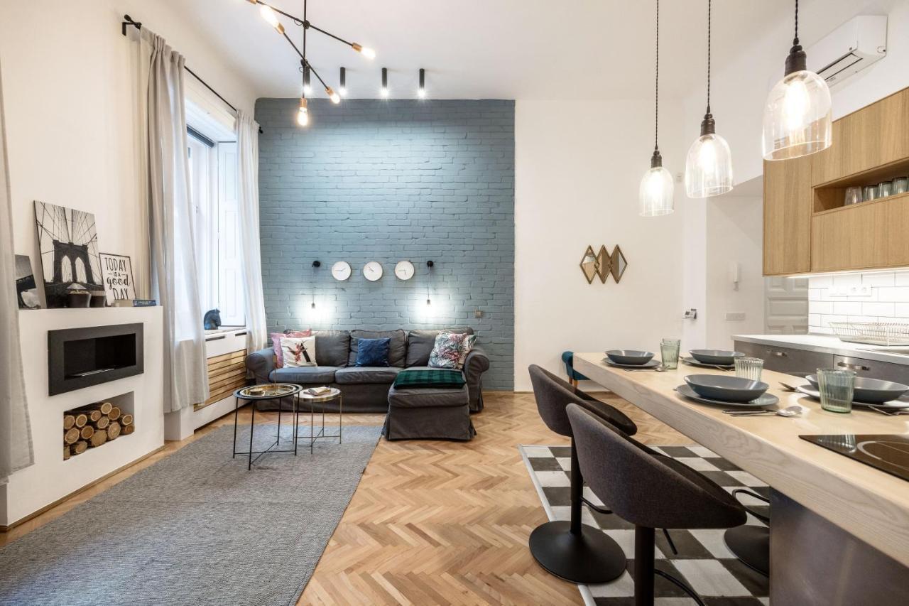 Industrial Fantasy Apartment Budapest Esterno foto